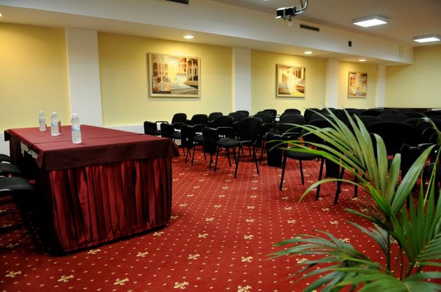 Park Hotel Gardenia - Business facilities